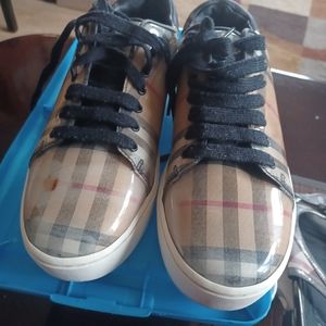 Burberry  shoes
